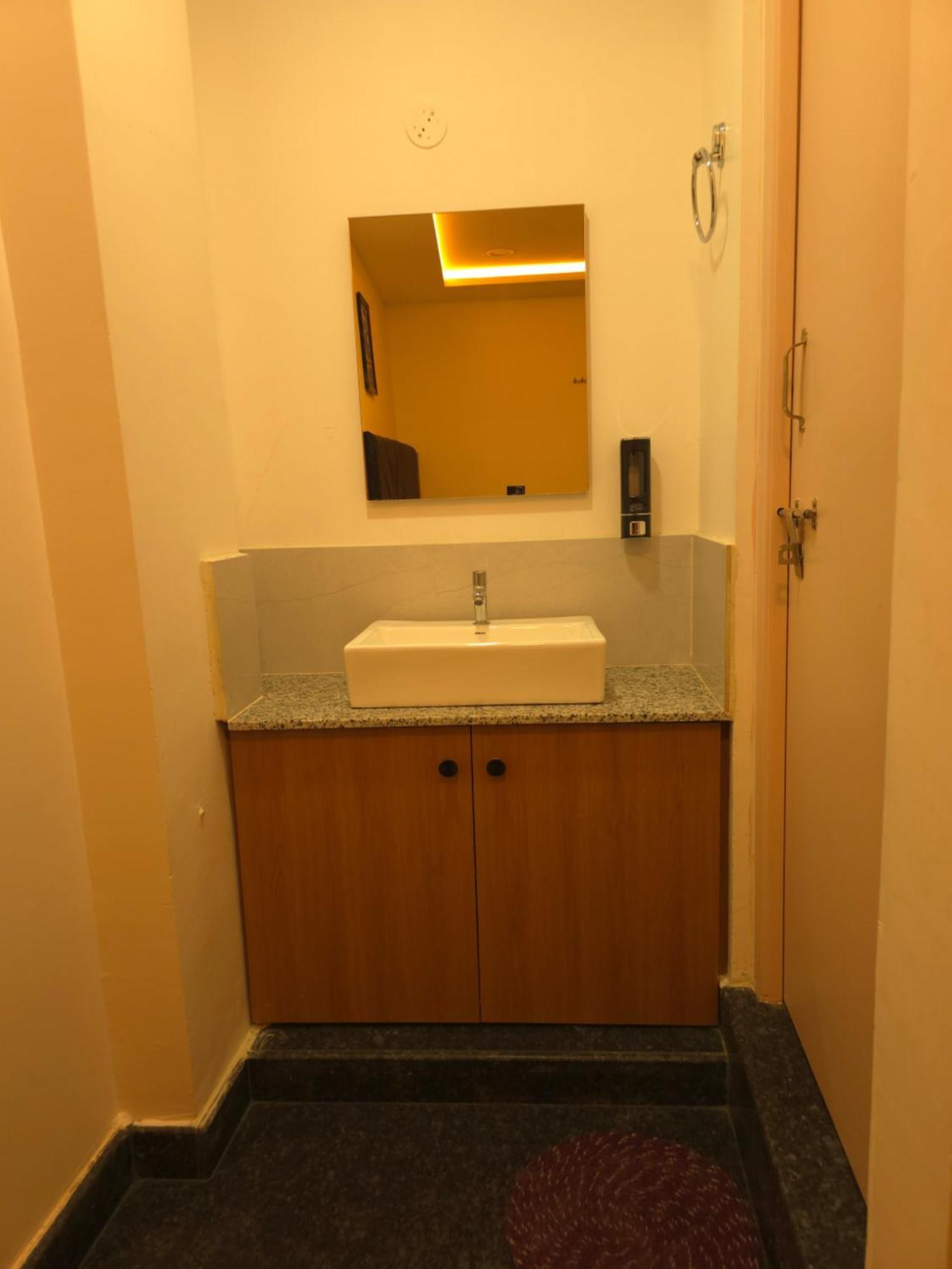 Hotel Shreem Sesha Sai Residency Tiruvannāmalai Zewnętrze zdjęcie